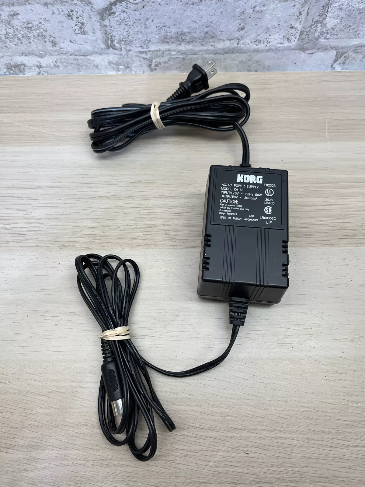 OEM VOX/ KORG Triton LE Original KA163 EV AC Power adapter 9v 3000ma /ARMENS/ Brand Korg Model KA16