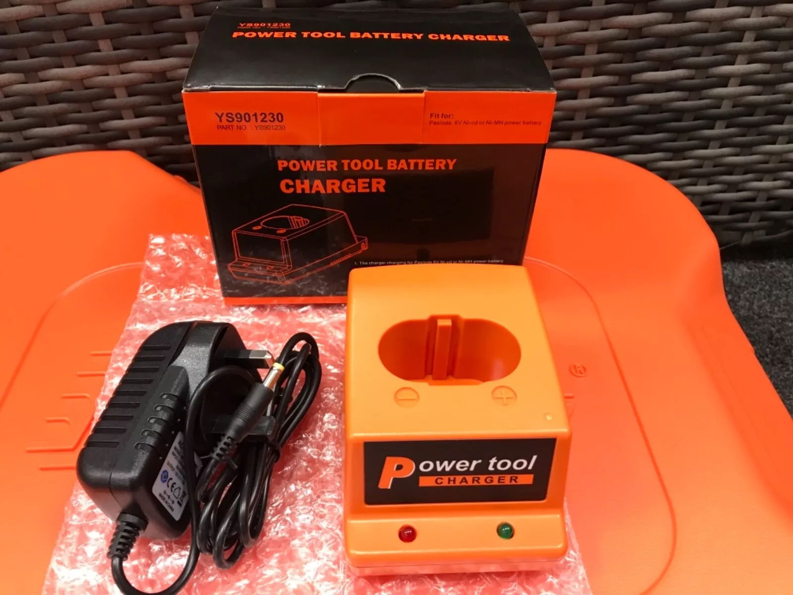 REPLACEMENT CHARGER BASE/ AC/DC ADAPTER FOR PASLODE TOOLS YOU ARE BUYING A BRAND NEW CHARGER BASE A